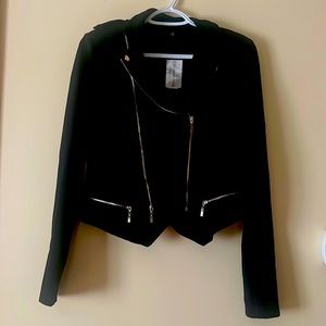 Windsor, Size - M, Color- Black